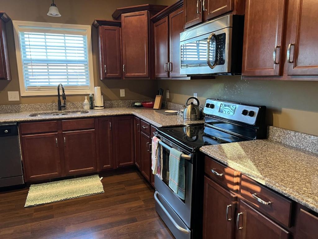 Five Stars Luxury Home Clarksville Eksteriør billede
